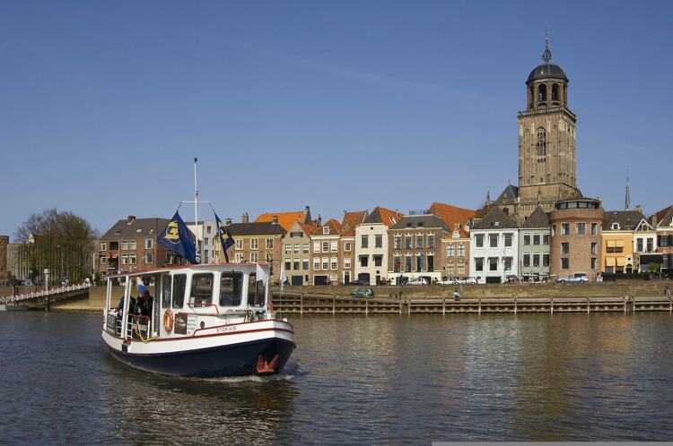 De stad heeft een echte stadsbierbrouwerij waar speciaalbier wordt gemaakt.