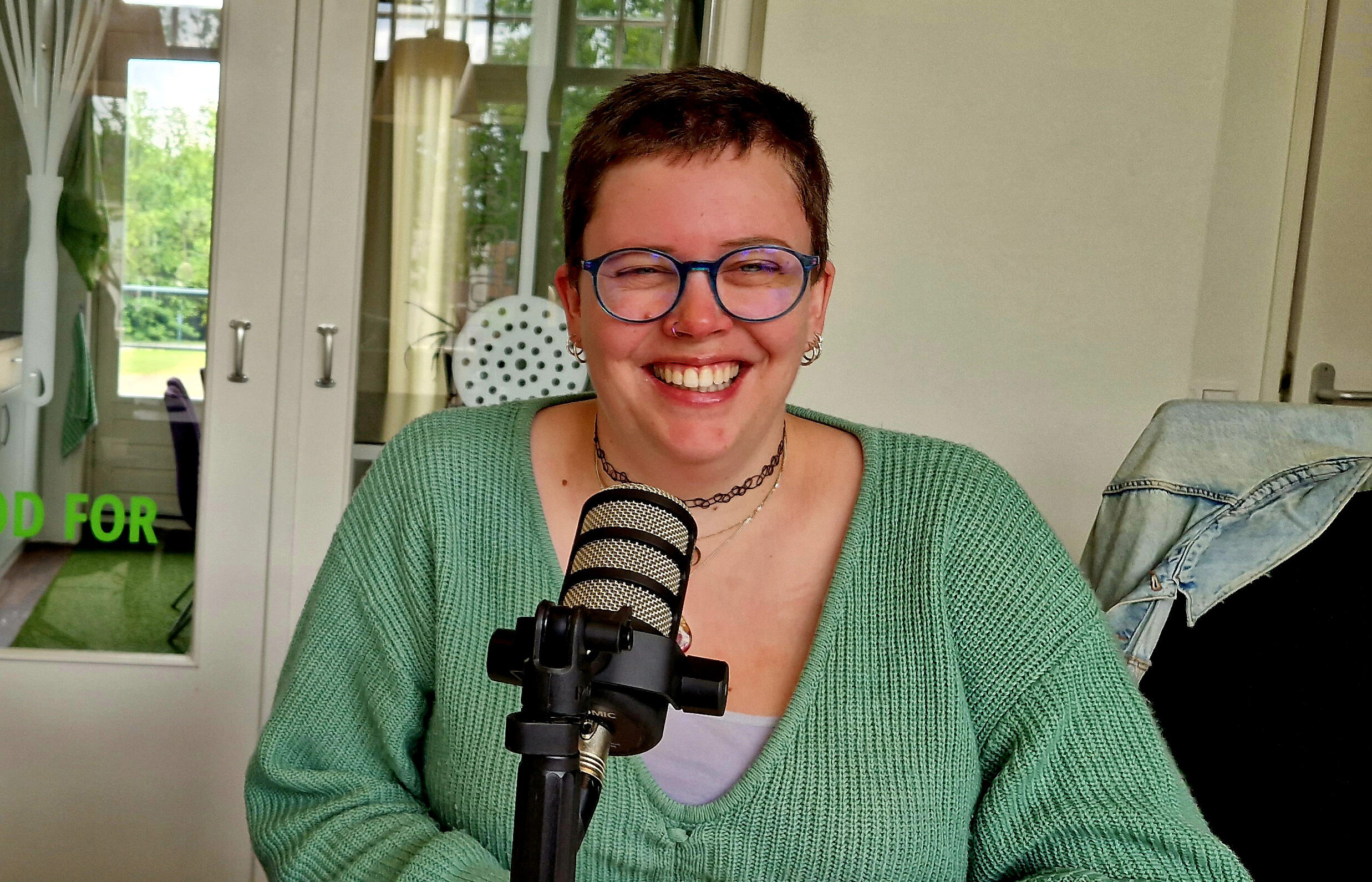 Micky is redactrice bij Steffie: 